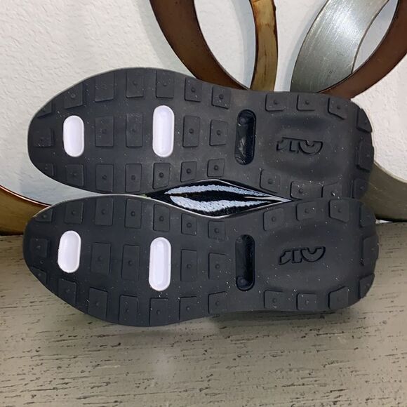 ❤️BRAND NEW WOMEN'S NIKE AIR MAX FLYKNIT RACER - Picture 8 of 9